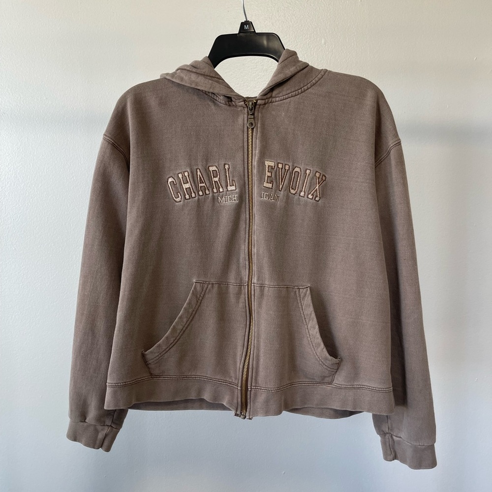 Momentum Outfitters Vintage Brown Charlevoix Michigan Zip up hoodie sweater